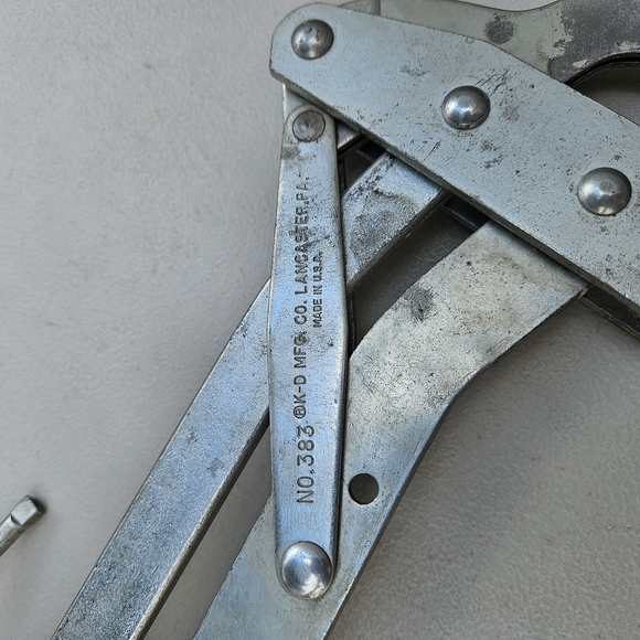 Valve Spring Compressor Tool For Engines - Picture 5 of 9